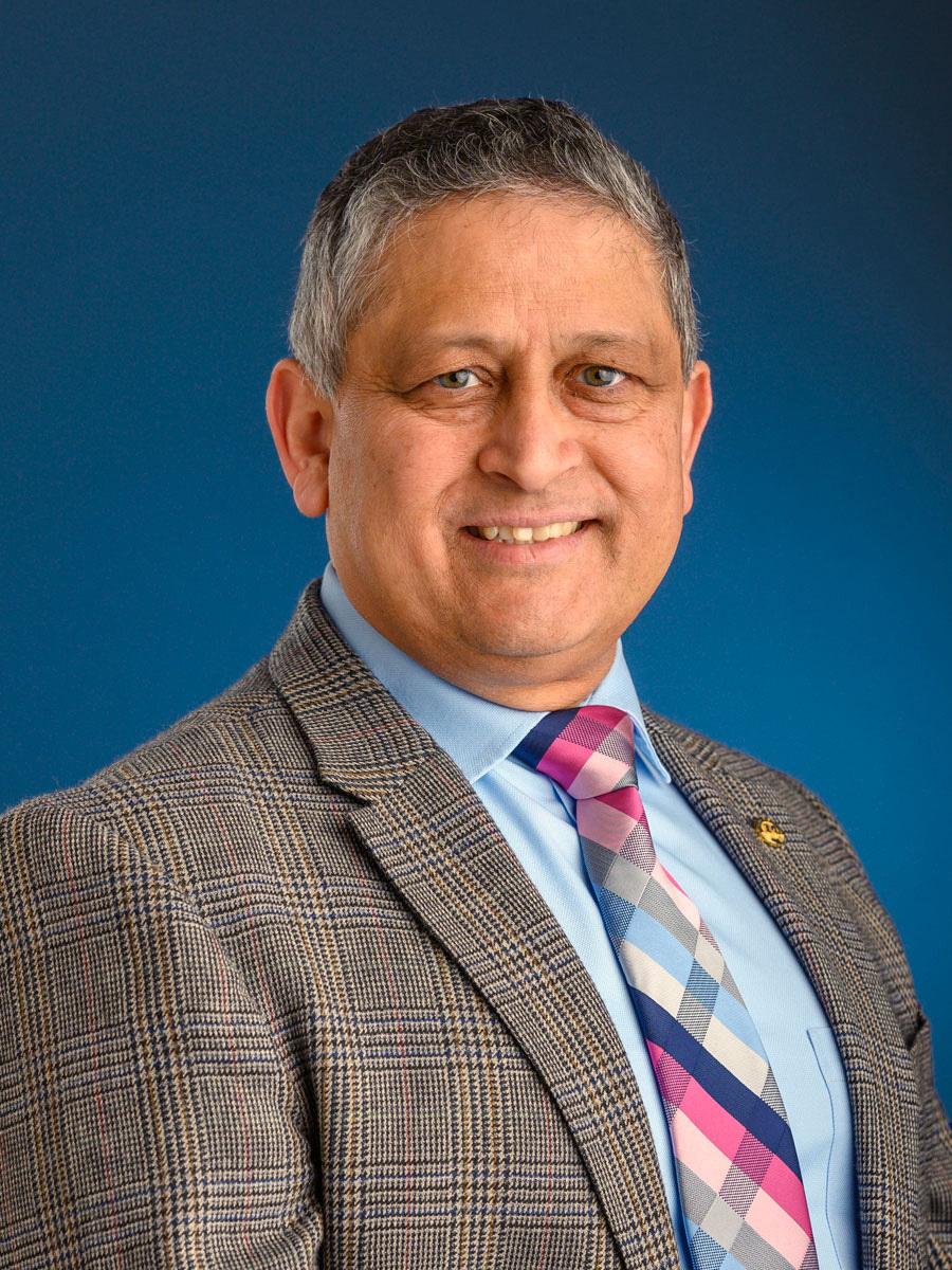 Image of Dr. Ravi Pendse, the Vice President for Information Technology and Chief Information Officer, Special Advisor to the President for India, Office of the President and Professor of Engineering Practice in Electrical Engineering and Computer Science, College of Engineering